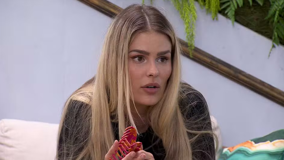 Yasmin é chamada de “cobra” por rival no BBB 2024 e faz comentário forte