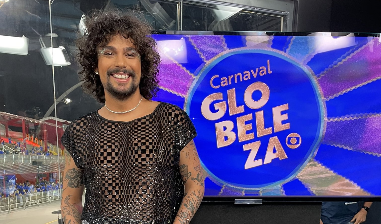 “Não nasci herdeira”, dispara Vitor diCastro após críticas sobre transmissão do Carnaval na Globo