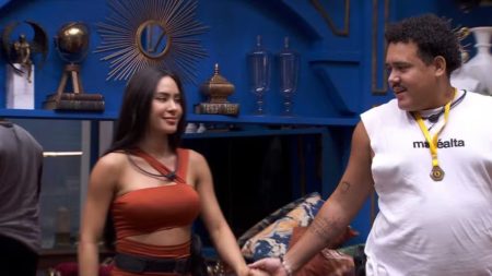 Lucas Henrique coloca Isabelle na mira no BBB 2024 e explica que ela não é opção de voto; Brothers se irritam com atitude