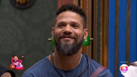 Juninho entrega que já beijou depois de sair do BBB 2024 e faz confissão sobre fama