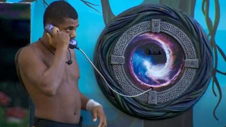 Davi atende o Big Fone e está no Paredão do BBB 2024