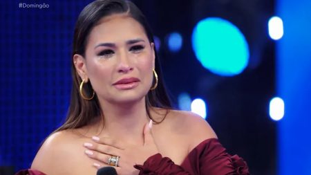 Filho de Simone Mendes fica incomodado por atitude da mãe no Domingão e reage: “Que isso?”