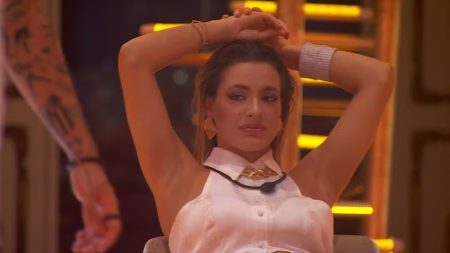 Em festa no BBB 2024, Beatriz revela medo de paredão e rebate fala de Alane: “Que certeza disso?”