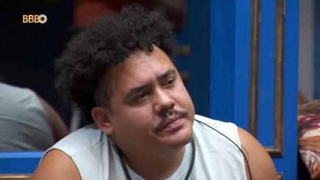 Boninho coloca “Infiel” para tocar no BBB 2024 e Fernanda nota brincadeira com Lucas