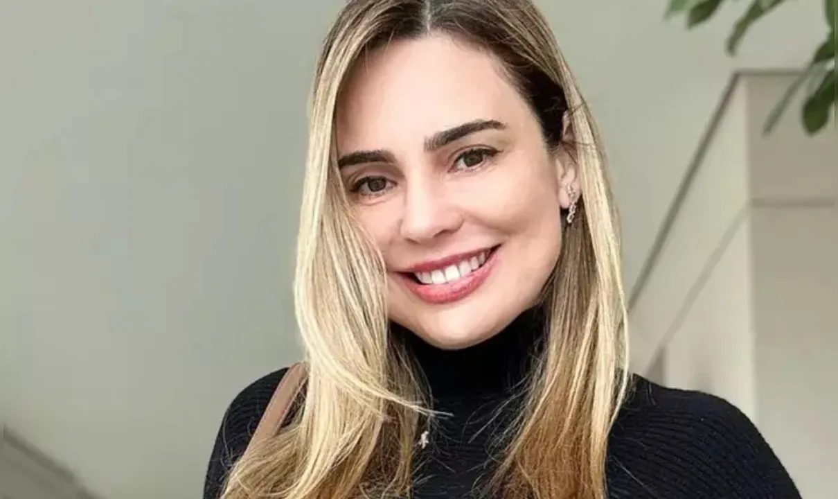 Rachel Sheherazade se inspira em apresentadores da Globo para apresentar programa na Record