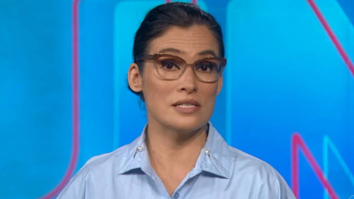 Renata Vasconcellos causa polêmica com detalhe em roupa no Jornal Nacional