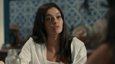 Renascer: Eliana arma isca para Mariana roubar fortuna de José Inocêncio: “lavada”