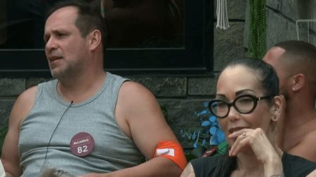 Ex-Polegar é acusado de copiar Davi Britto em A Grande Conquista 2 e leva bronca