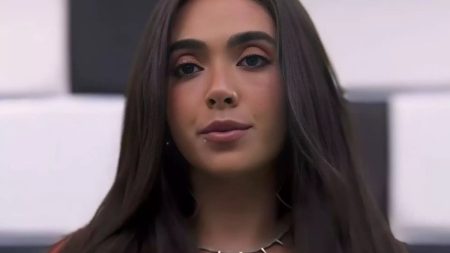 Ex-BBB Giovanna entrega o que passou por causa do corpo e comenta sucesso entre o público homossexual