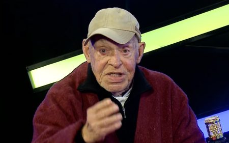 Silvio Luiz deixa o hospital após quase 1 mês internado; narrador passou mal na final do Paulistão