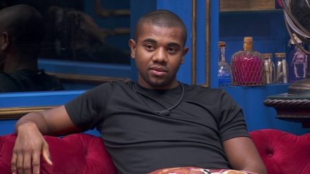 Davi Brito é procurado por faculdade e conversa séria é revelada após BBB