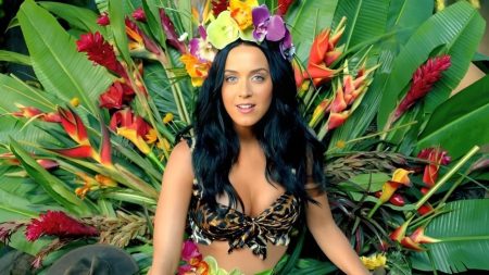 Katy Perry é a primeira artista a alcançar a marca de 4 bilhões de visualizações em um videoclipe; saiba qual música