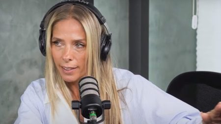 Adriane Galisteu admite pavor de cancelamento na internet e se justiica