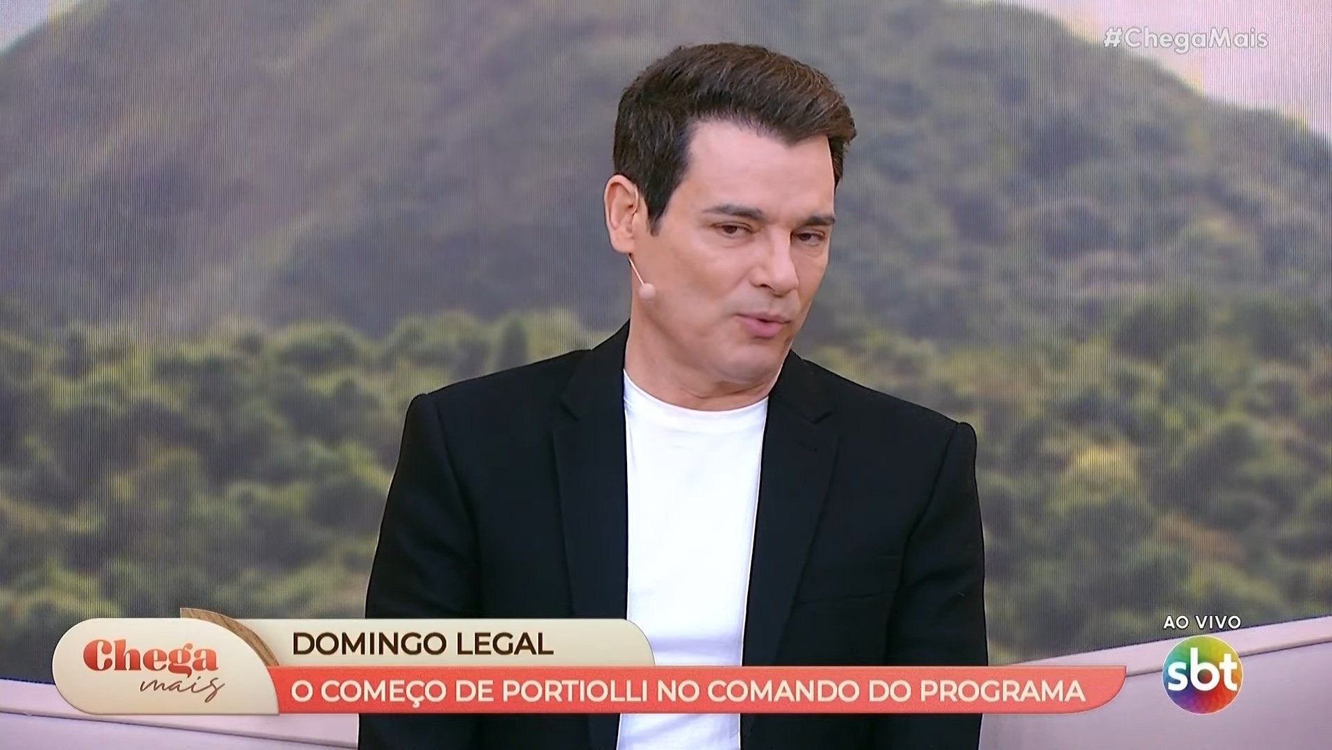 Celso Portiolli dá bronca ao vivo após Chega Mais entregar novidade do Domingo Legal: “Não é bom”