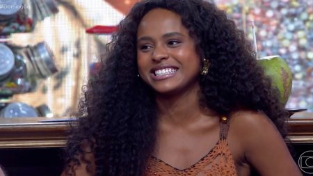 Garota do Momento terá namorados com diferença grande de idades e personagem trans