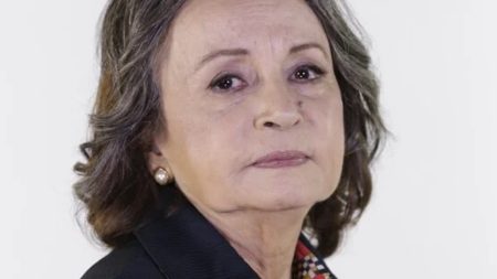 Fora da TV há 8 anos, Joana Fomm critica remakes da Globo