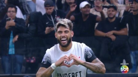 SBT anuncia novo jogo do Corinthians e convoca Cleber Machado para transmissão