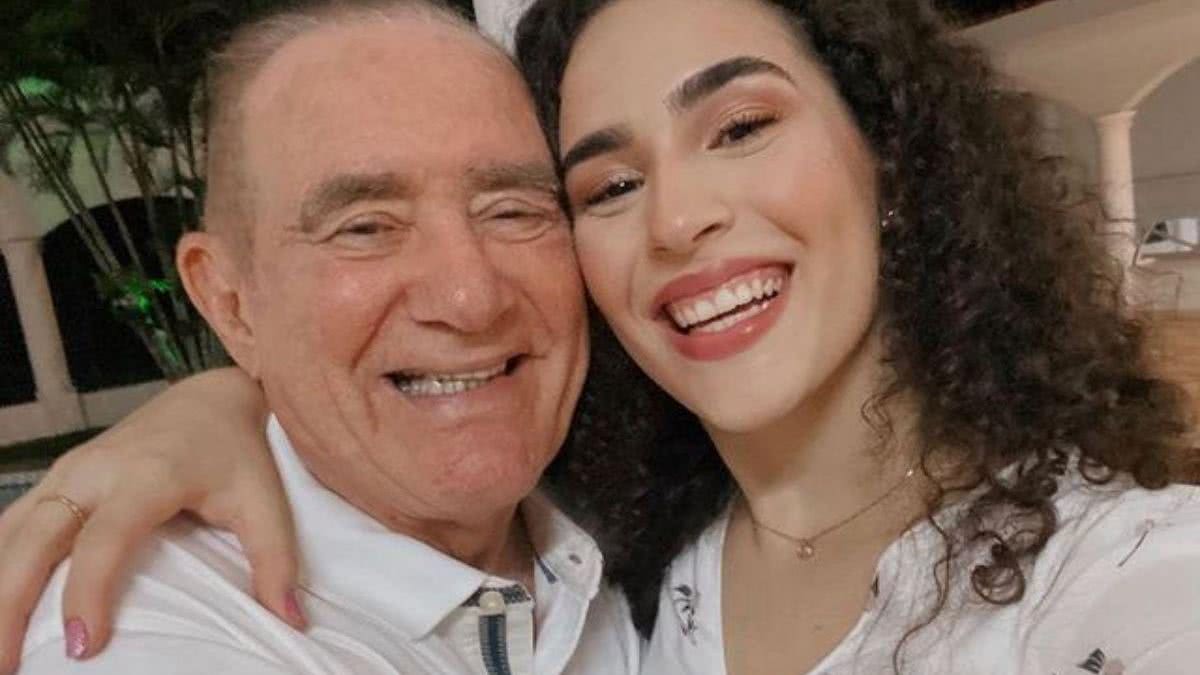 Após aparecer na Globo, Lívian Aragão desabafa sobre ser filha de Renato Aragão