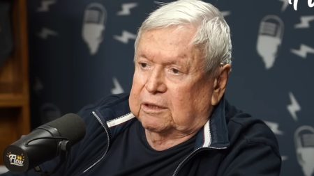 Ex-chefão, Boni revela motivo da ausência da festa de 60 anos da Globo