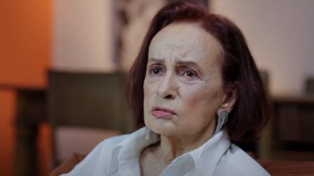 Joana Fomm revela ser contra remakes e avisa: “Não quero que ninguém faça minhas personagens”