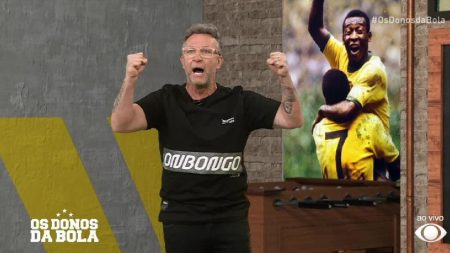 Na Band, Craque Neto revela atacante que pode jogar no Corinthians