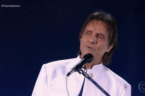 Roberto Carlos apresenta show de nova turnê em arena multiúso de Niterói