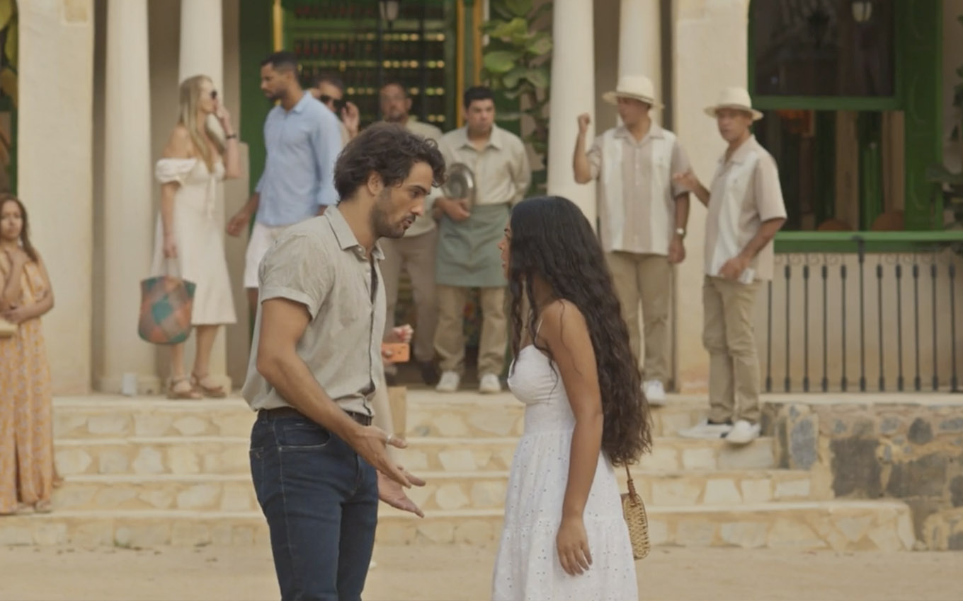 Artur (Túlio Starling) e Quinta (Larissa Bocchino) em No Rancho Fundo