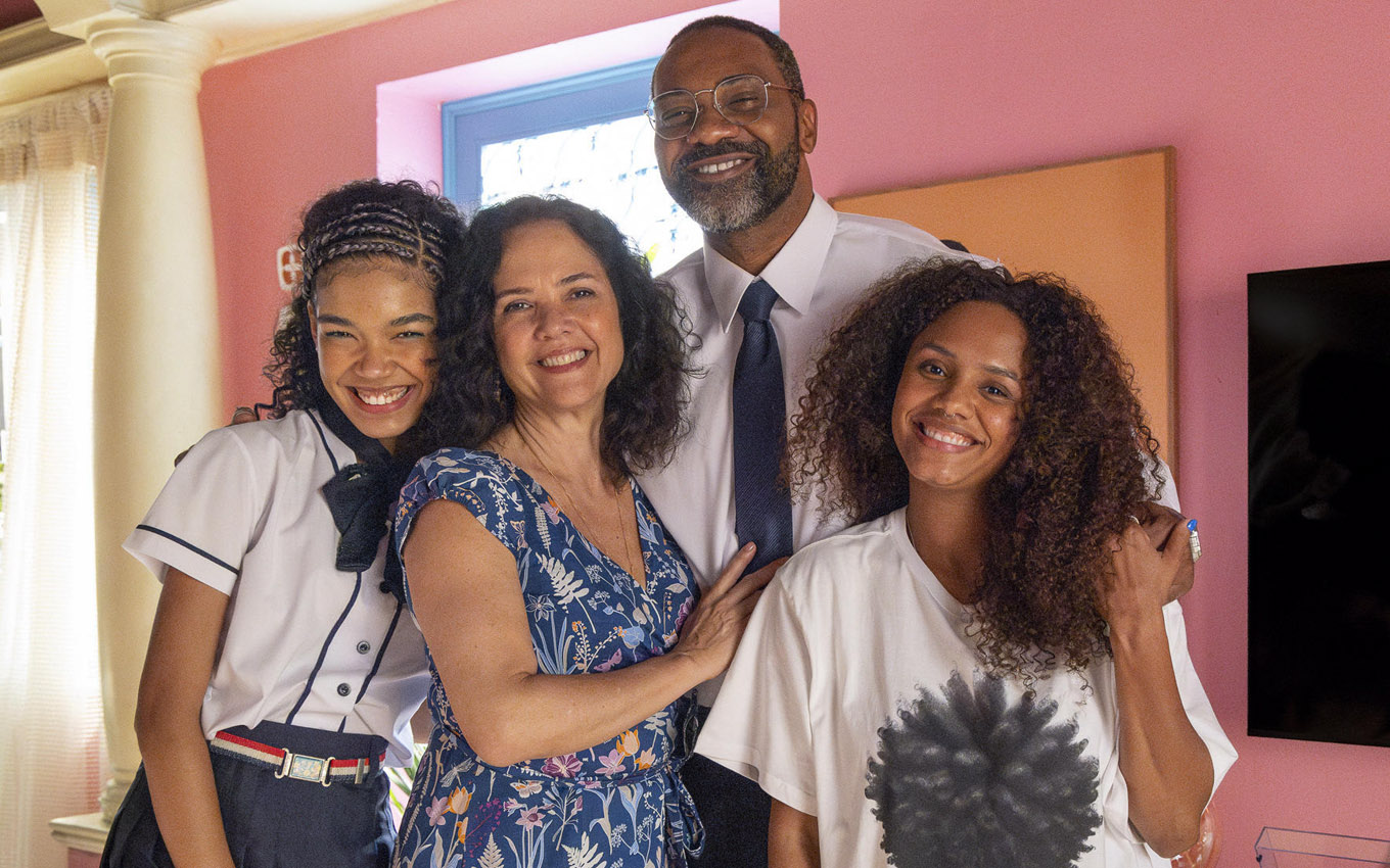 Família de Madá em Volta por Cima