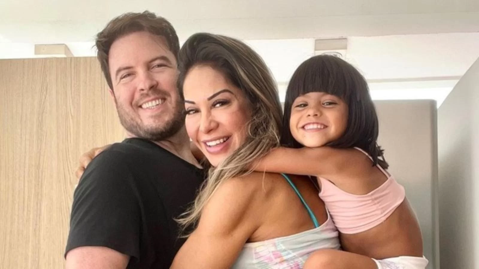 Thiago Nigro, Maíra Cardi e Sophia