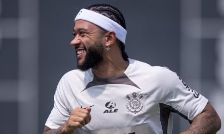 Corinthians x Atlético-GO ao vivo na TV: onde assistir a estreia de Memphis Depay no Brasileirão