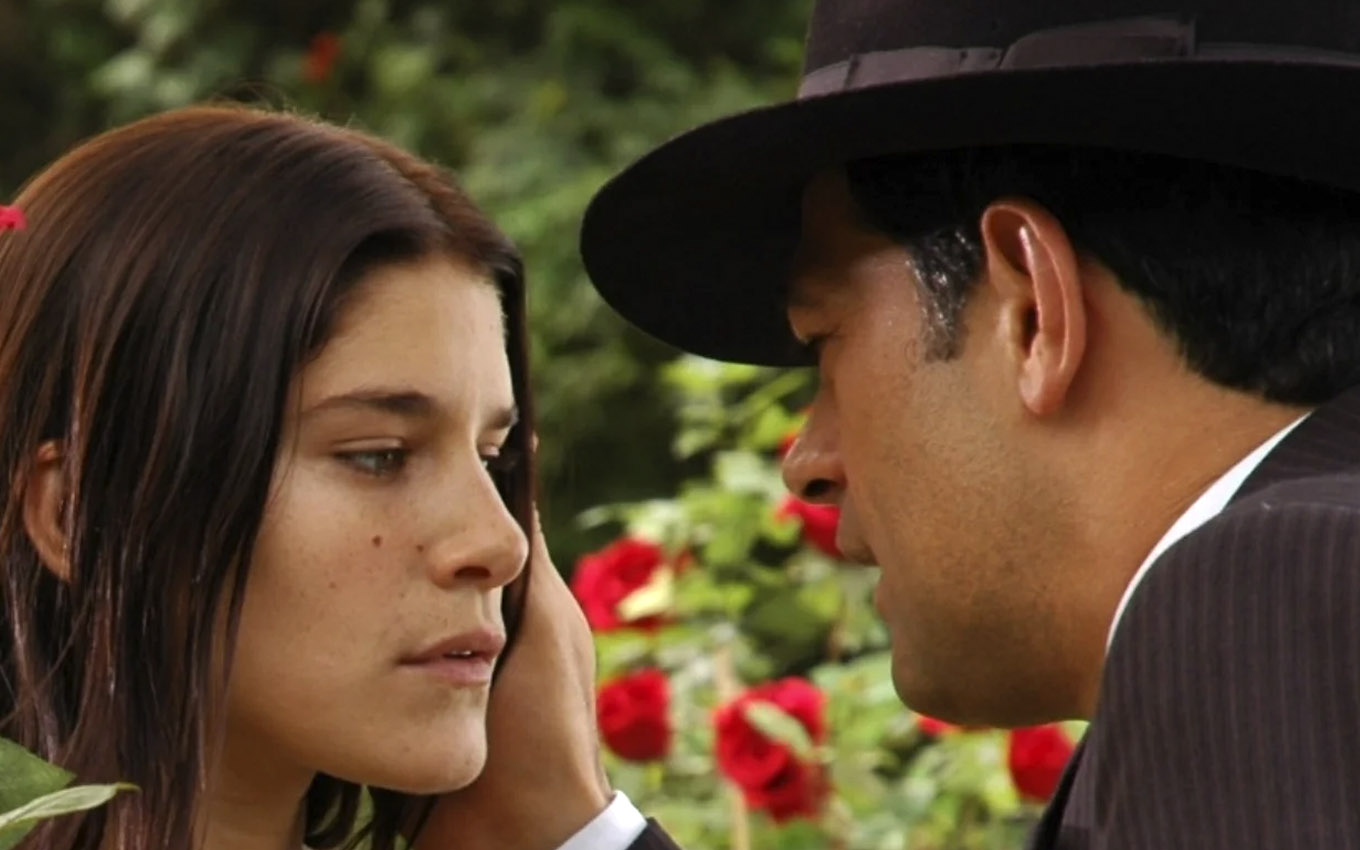 Serena (Priscila Fantin) e Rafael (Eduardo Moscovis) em Alma Gêmea