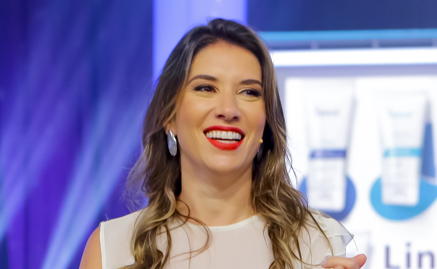 Audiência da TV: Com Rebeca Abravanel, Roda a Roda ganha força e atinge recorde no SBT