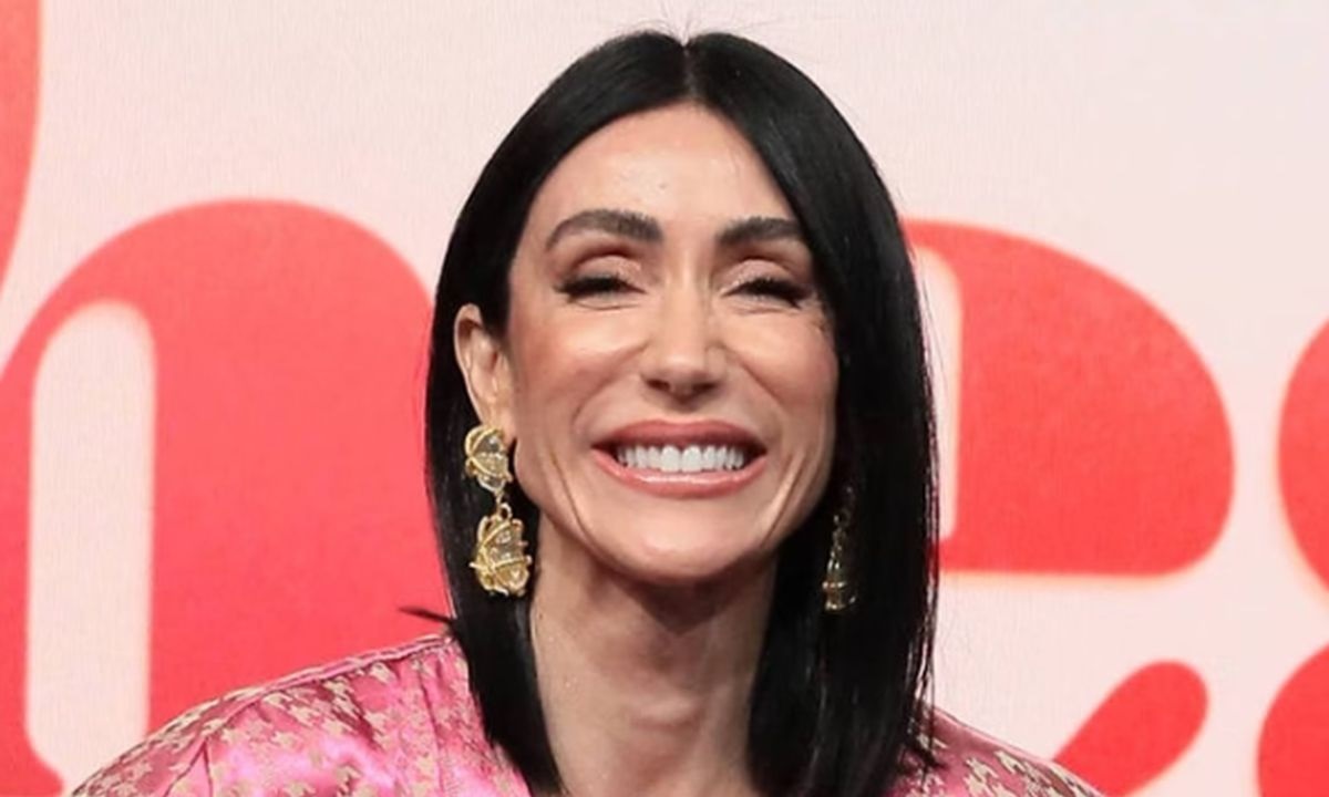 Michelle Barros deixa o SBT