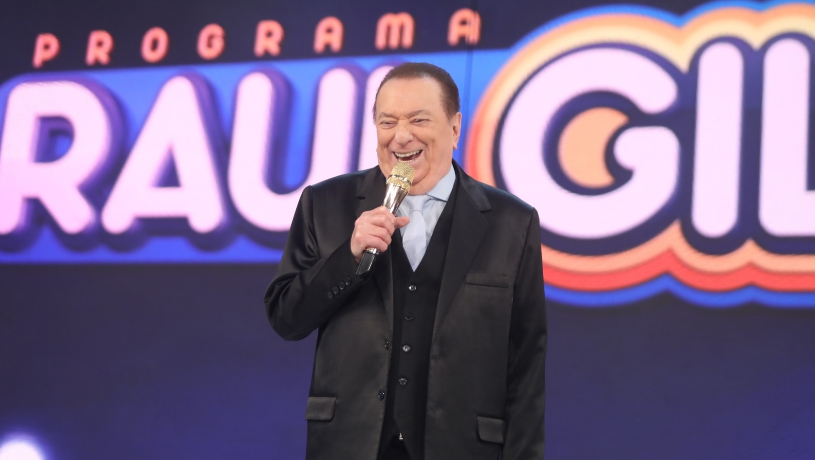 Raul Gil na mira de canais rivais do SBT