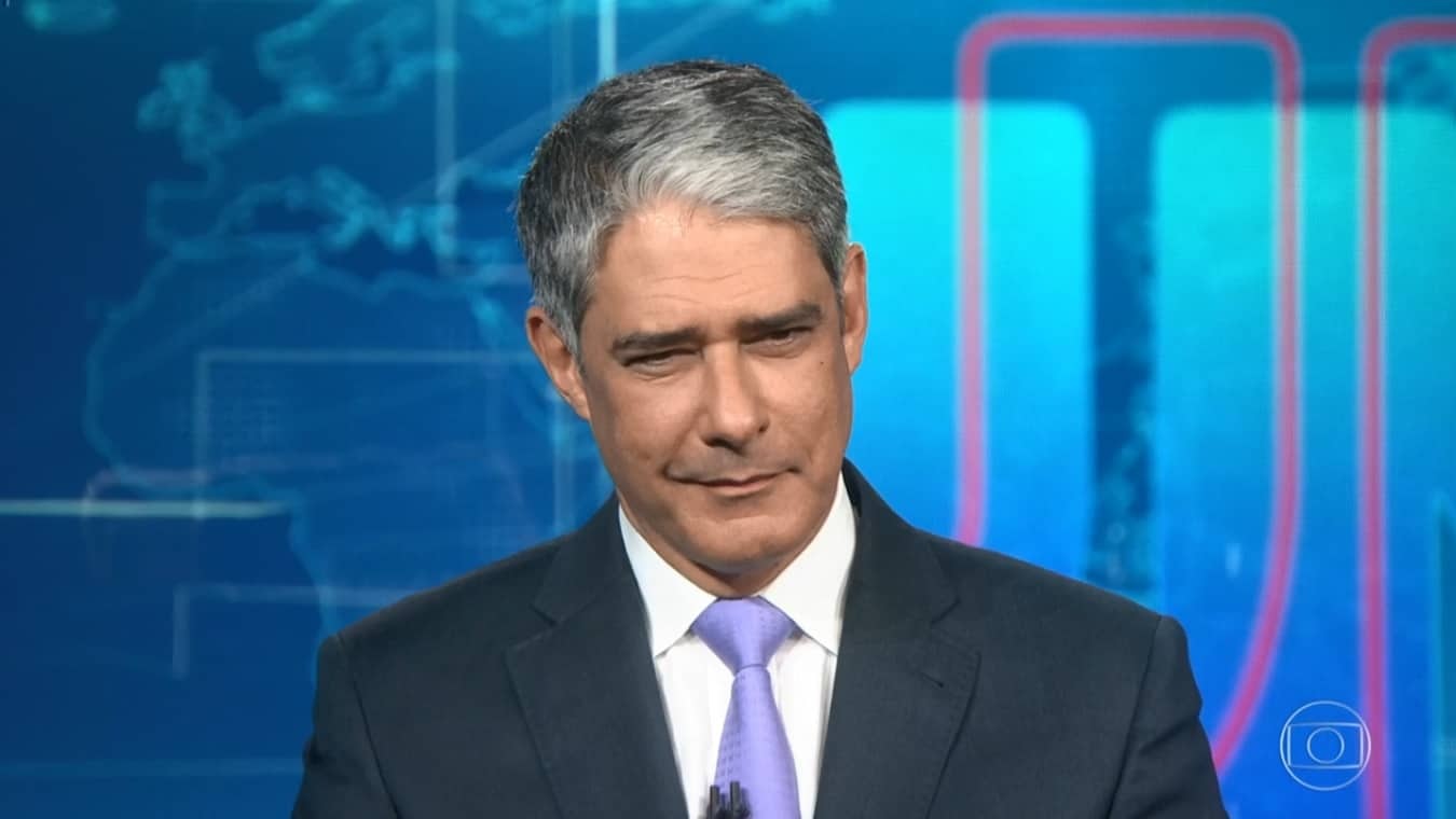 William Bonner quebra o protocolo no Jornal Nacional