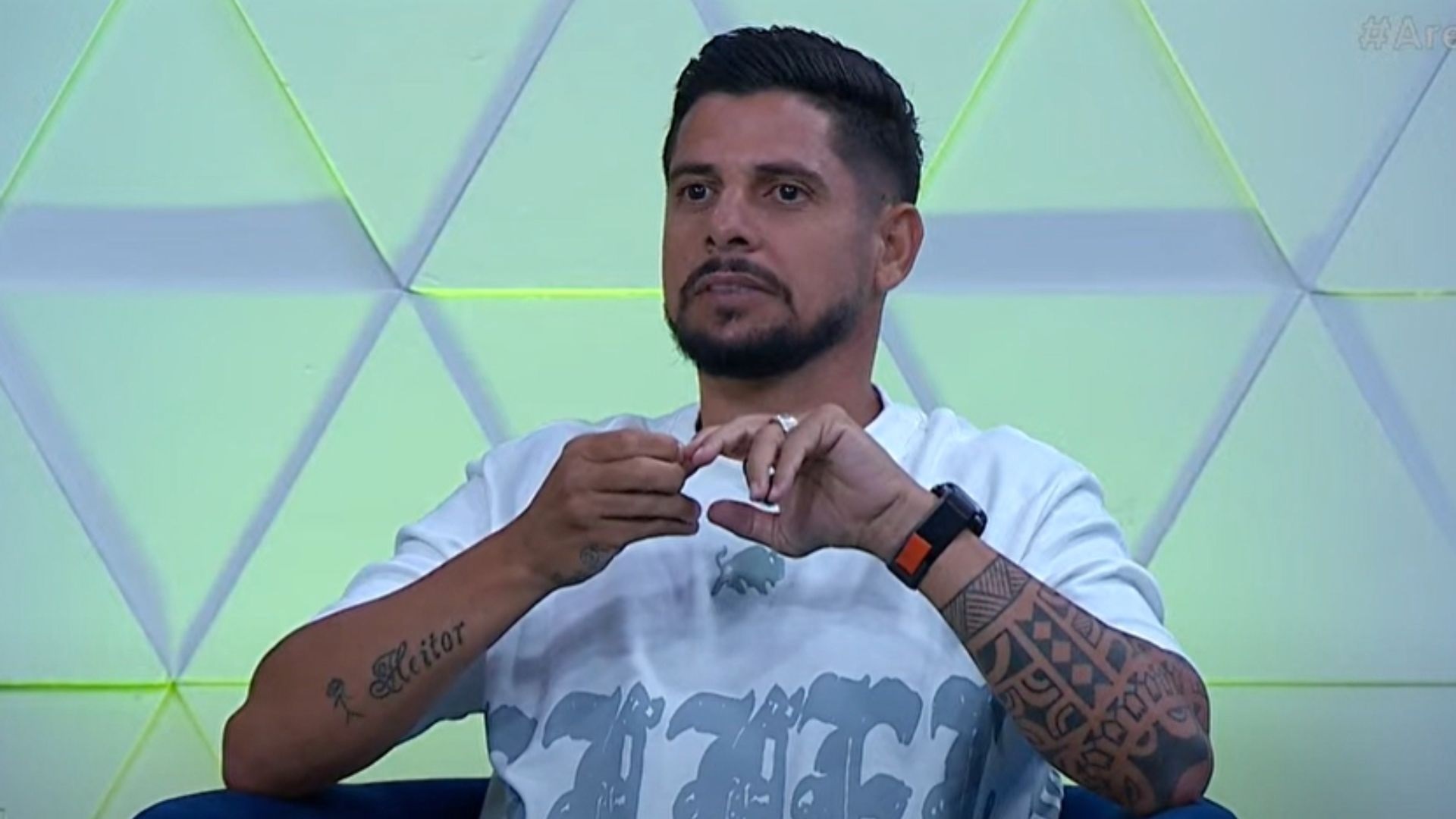 Cicinho deixa o SBT