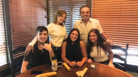 Herdeiro de Gugu Liberato fica chocado ao receber presente da mãe: “Segredo por 18 anos”