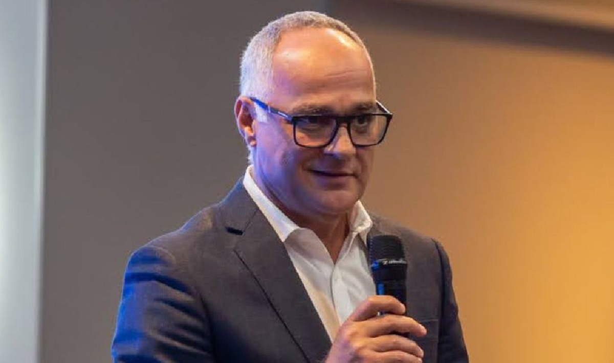 Amauri Soares deixa a Globo