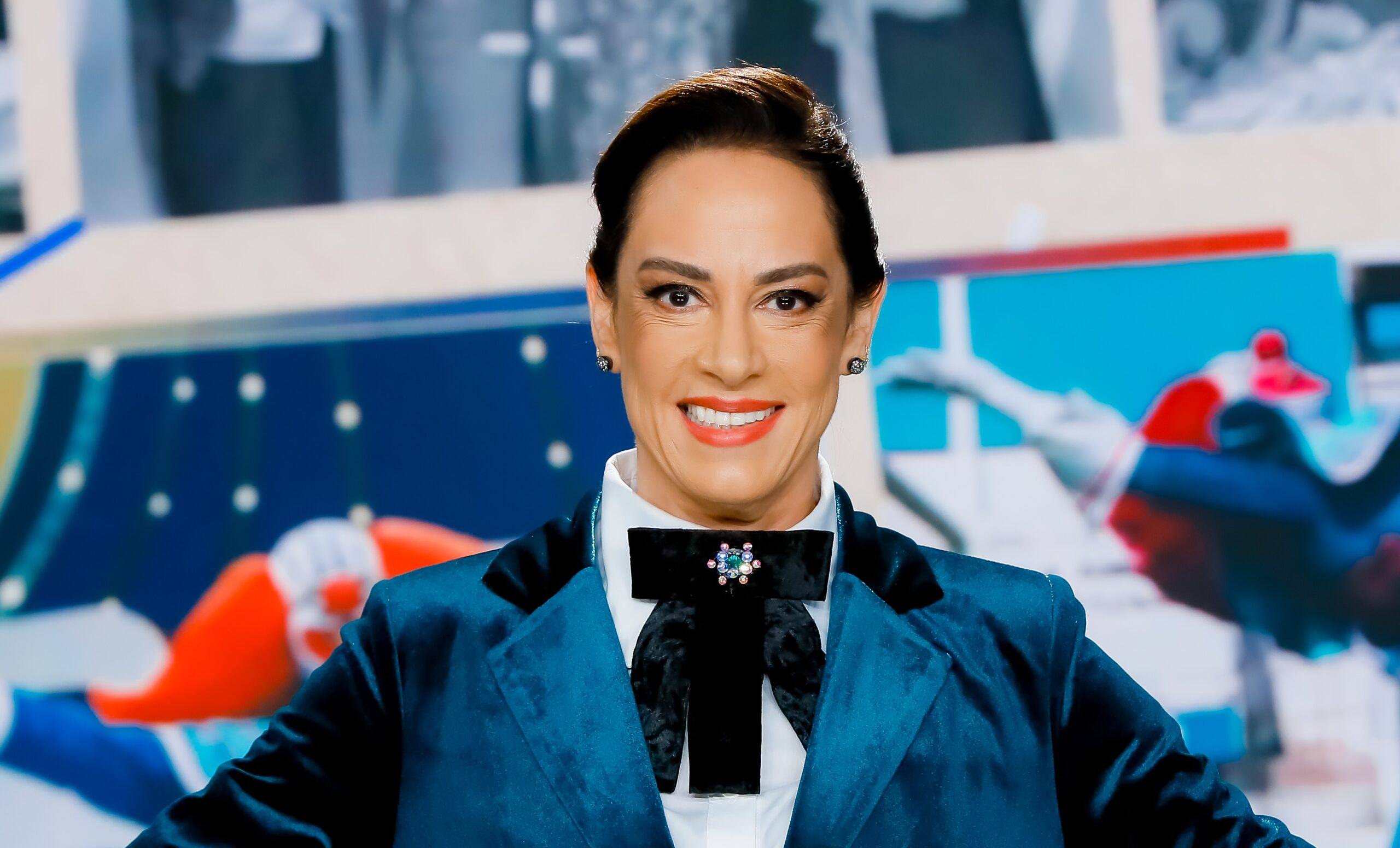 Silvia Abravanel comanda programa no SBT