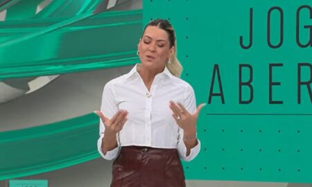 A expressão de Renata Fan ao abrir o Jogo Aberto nesta QUINTA (7)
