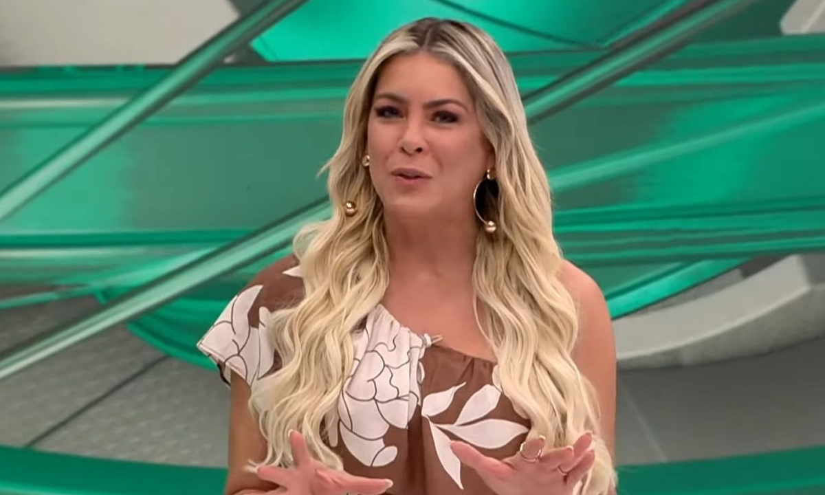 Renata Fan com Jogo Aberto