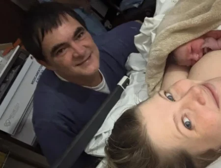 Cantor Samuel Rosa celebra a chegada da 4ª filha, aos 59 anos; veja