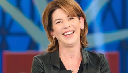 Daniela Beyruti abre o bolso e fecha nova contratação para o SBT