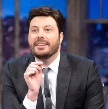 Imbatível no SBT, The Noite com Danilo Gentili alcança feito histórico em 2025