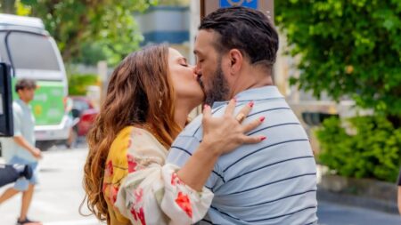 Três Graças: Misael faz clima pegar fogo com mulher e acaba sendo surpreendido