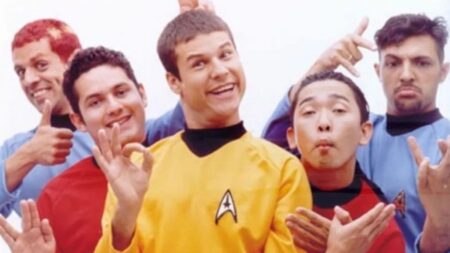 02/03: Galvão Bueno estreia no SBT enquanto Globo aposta em Mamonas