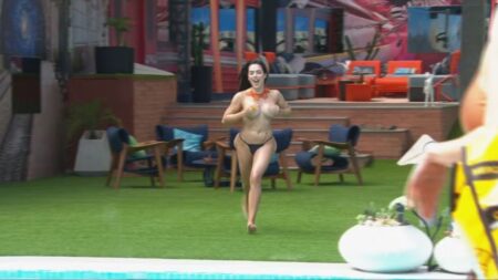Jordana faz topless e pula na piscina do BBB 26: “Obrigada, Brasil”