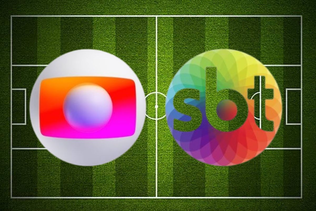 Globo x SBT, logos em cima de um campo de futebol