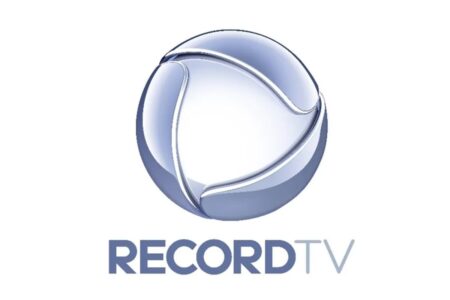 Record fura a Globo e transmite jogo de campeão estadual ao vivo; saiba quem narra