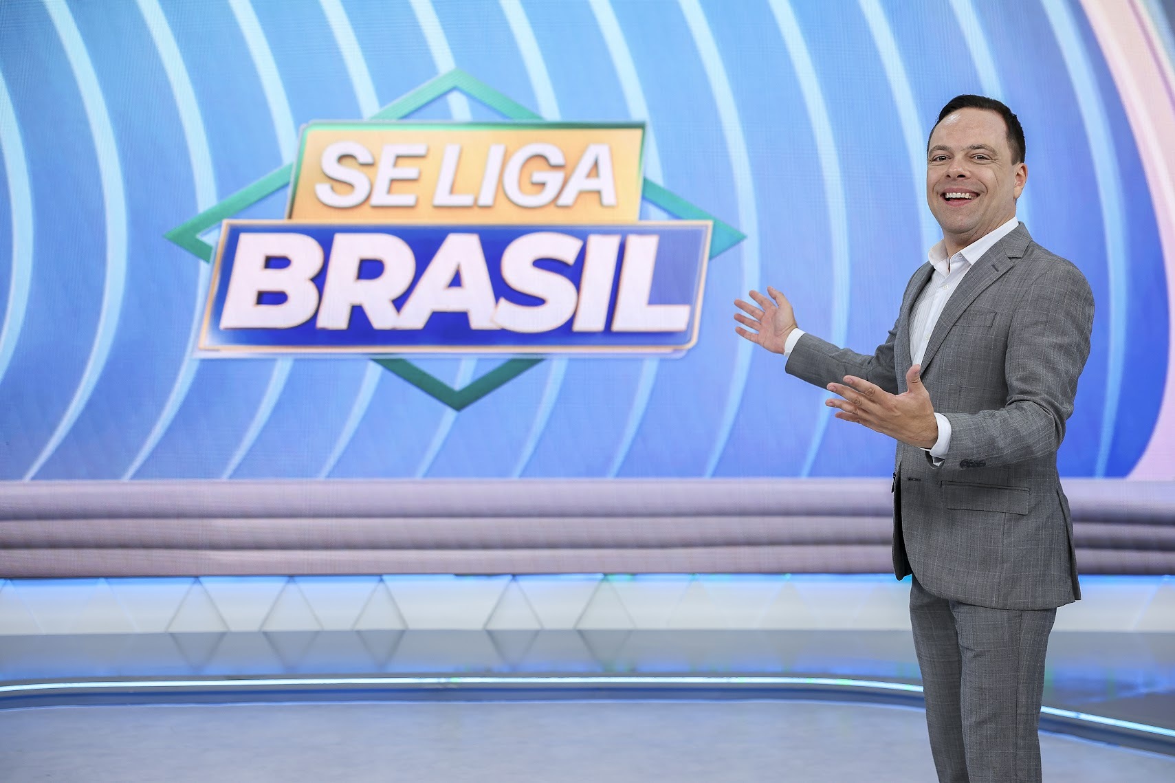 Se Liga Brasil vai bem no SBT (Imagem: Divulgação / SBT)